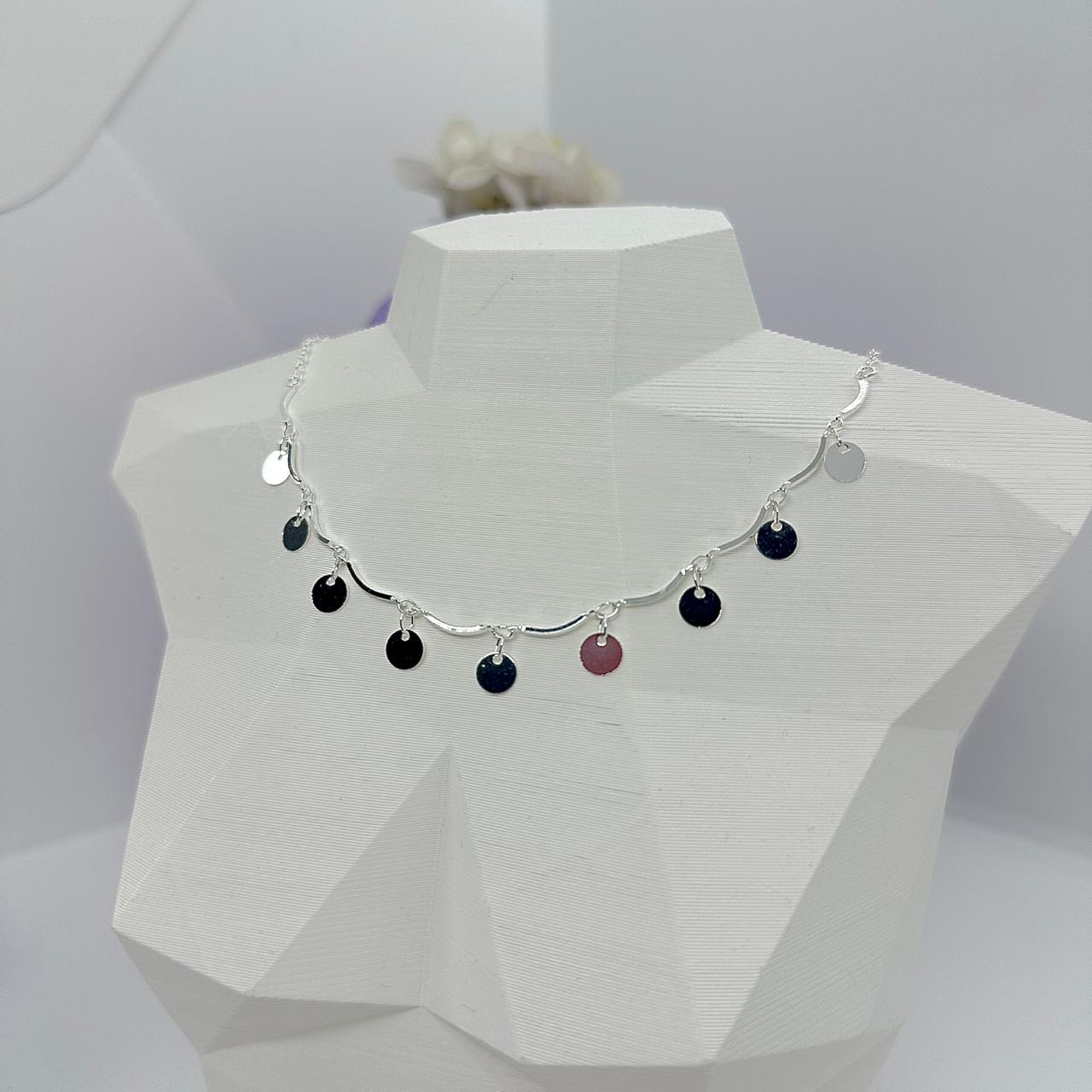 CHOKER BASTÕES COM PLAQUINHAS CP2077
