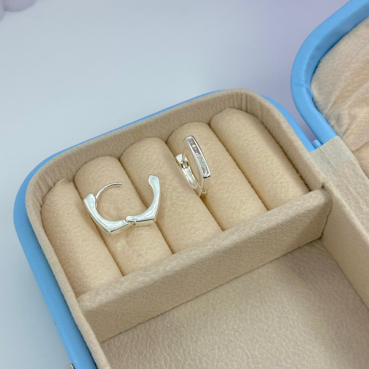 ARGOLA CLICK QUADRADA TRÊS ZIRCÔNIAS RETAS BP2435