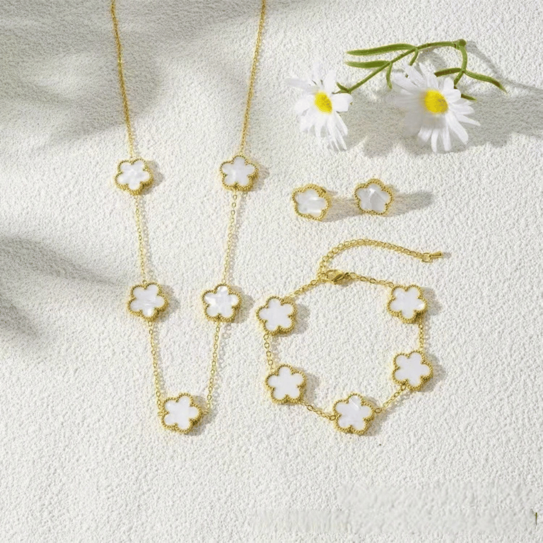 Conjunto de Trevo Aço com Banho de ouro - Colar e Brinco - Madre Pérola