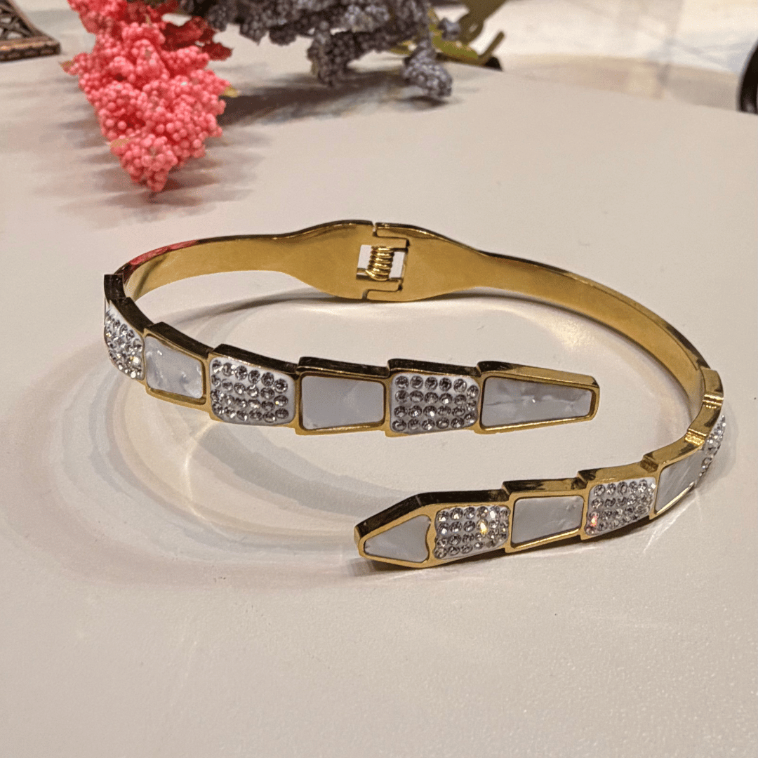 Bracele Cobra madre perola - Aço com Banho de Ouro