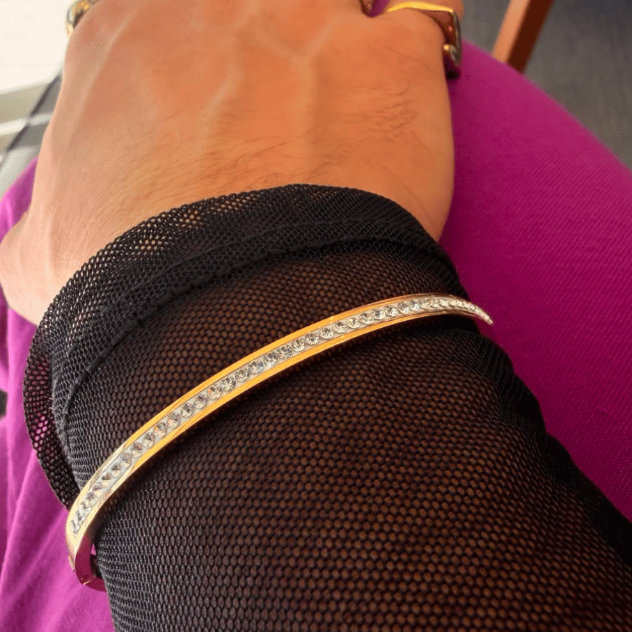 Bracelete frente cravejada - Aço com banho de ouro