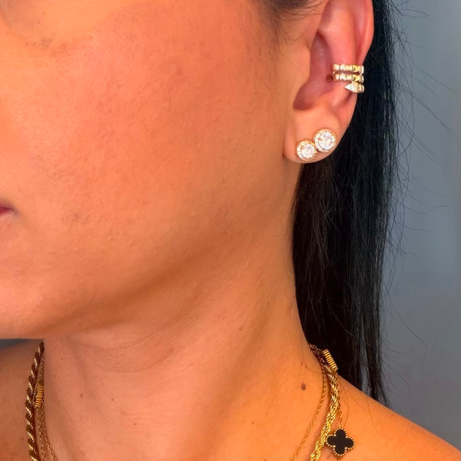 Piercing cravejado Cobra