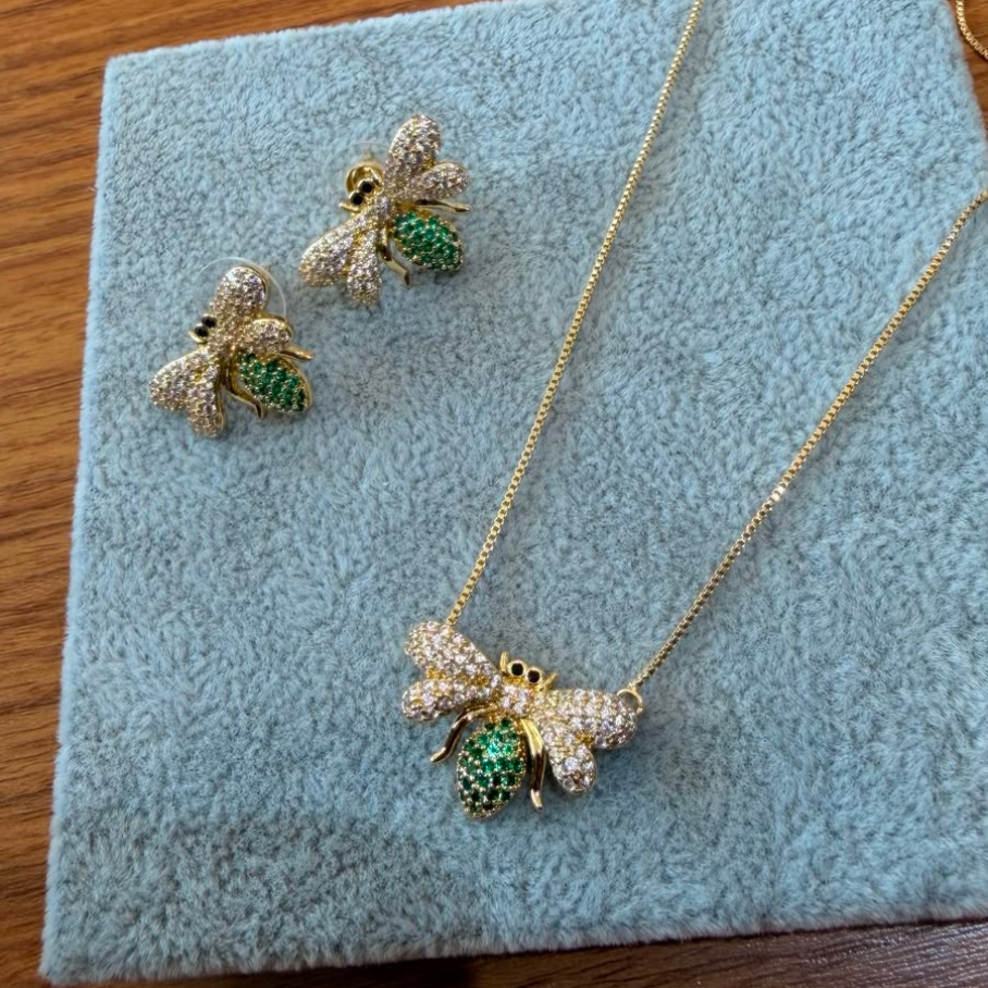 Conjunto Borboleta Cravejada - Verde