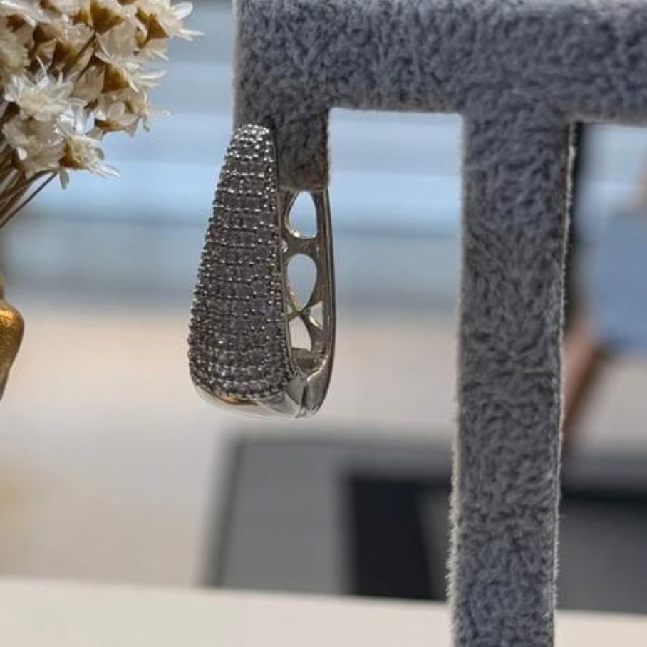 Brinco de Gota Cravejada com 30mm - Banho de Ouro