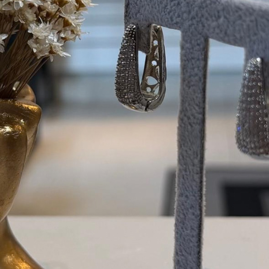 Brinco de Gota Cravejada com 25mm - Banho de Rodio