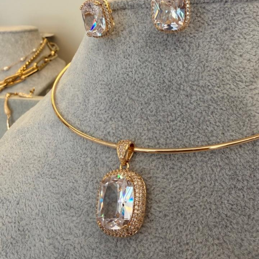 Conjunto em Aro Pedra Retangular cravejada