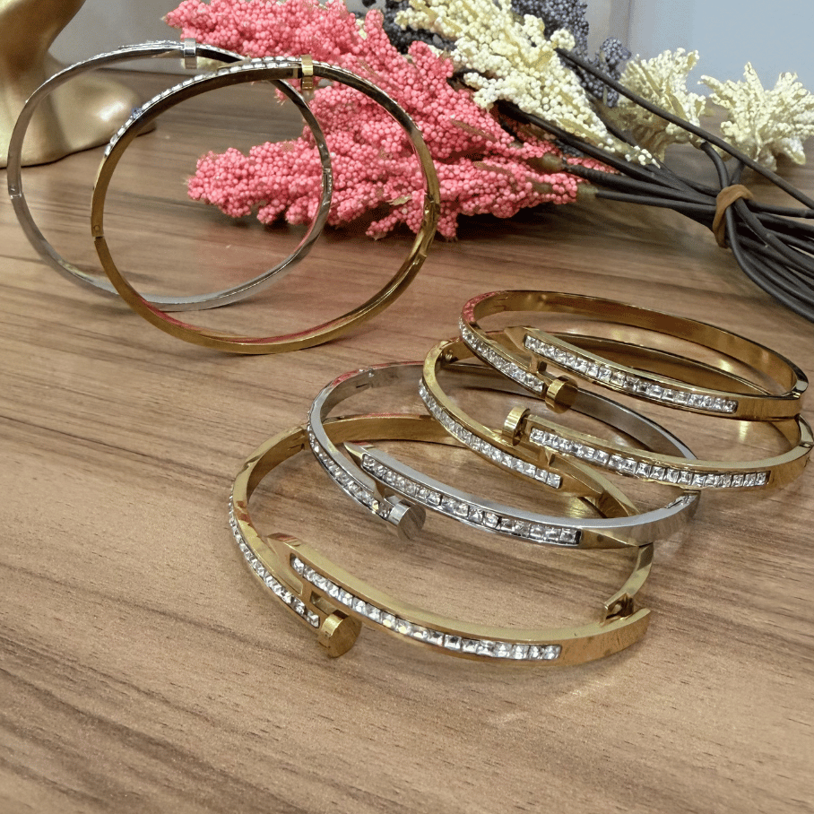 Bracelete de Prego Cravejado - Aço com Banho de Ouro