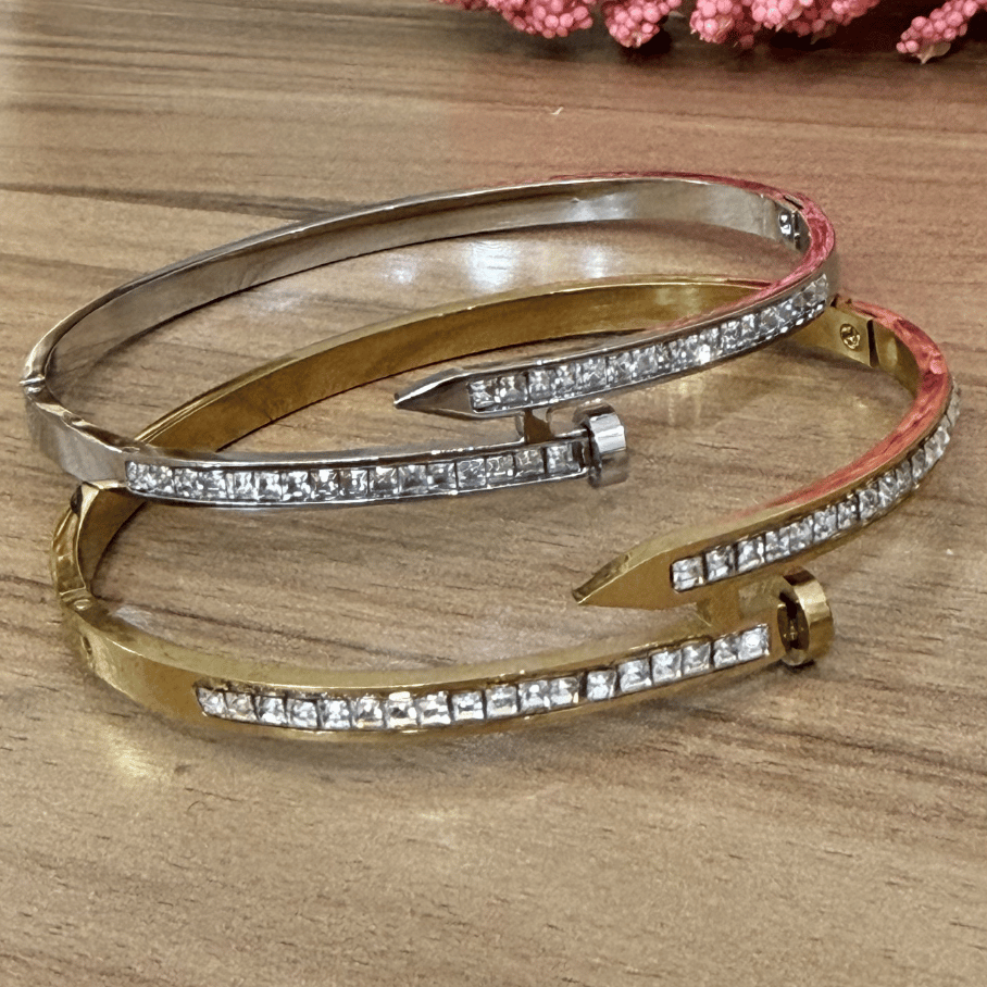 Bracelete de Prego Cravejado - Aço com Banho de Ouro
