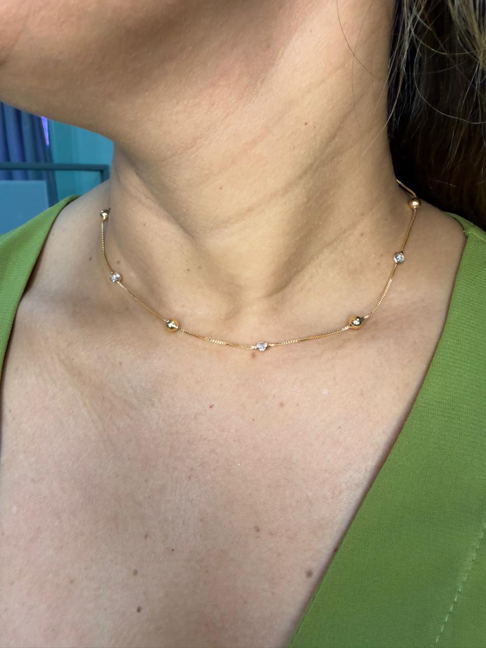 Choker de Bolinhas e Ponto de Luz - Banhado a Ouro 18K
