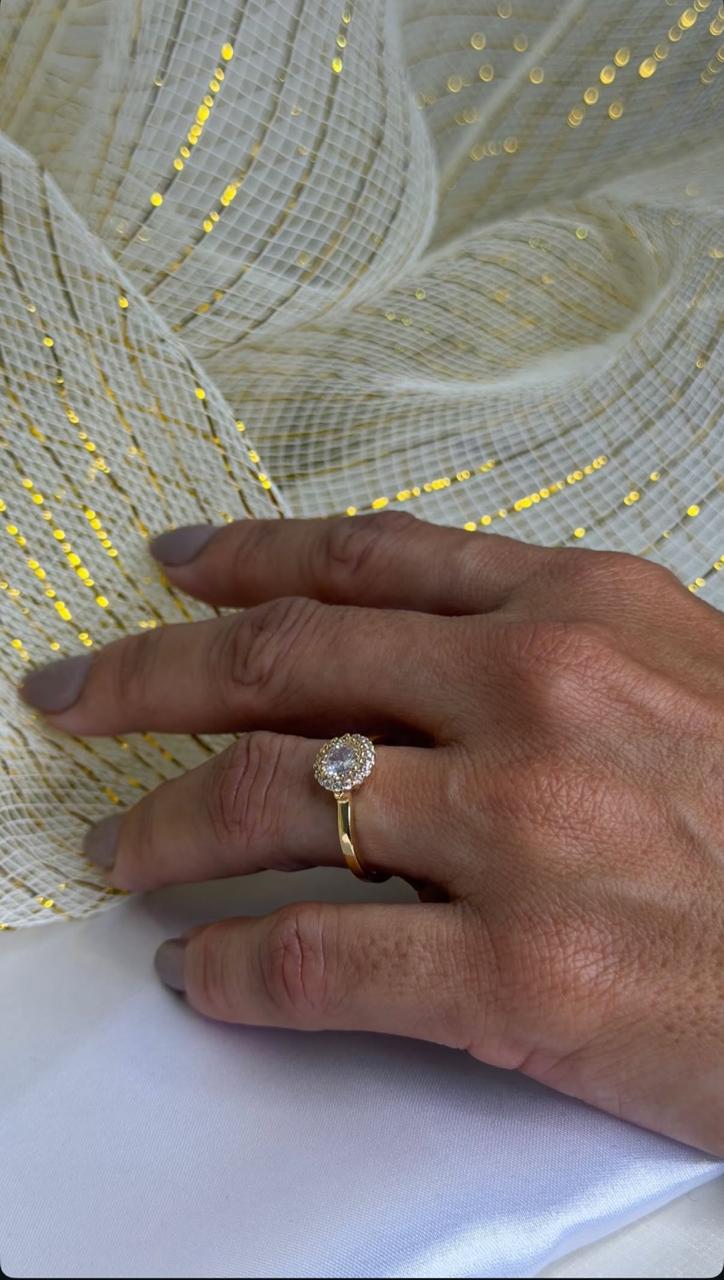 Anel Chuveiro Estilo Flor Cravejado de Zircônias (und) - Banhado a Ouro 18k
