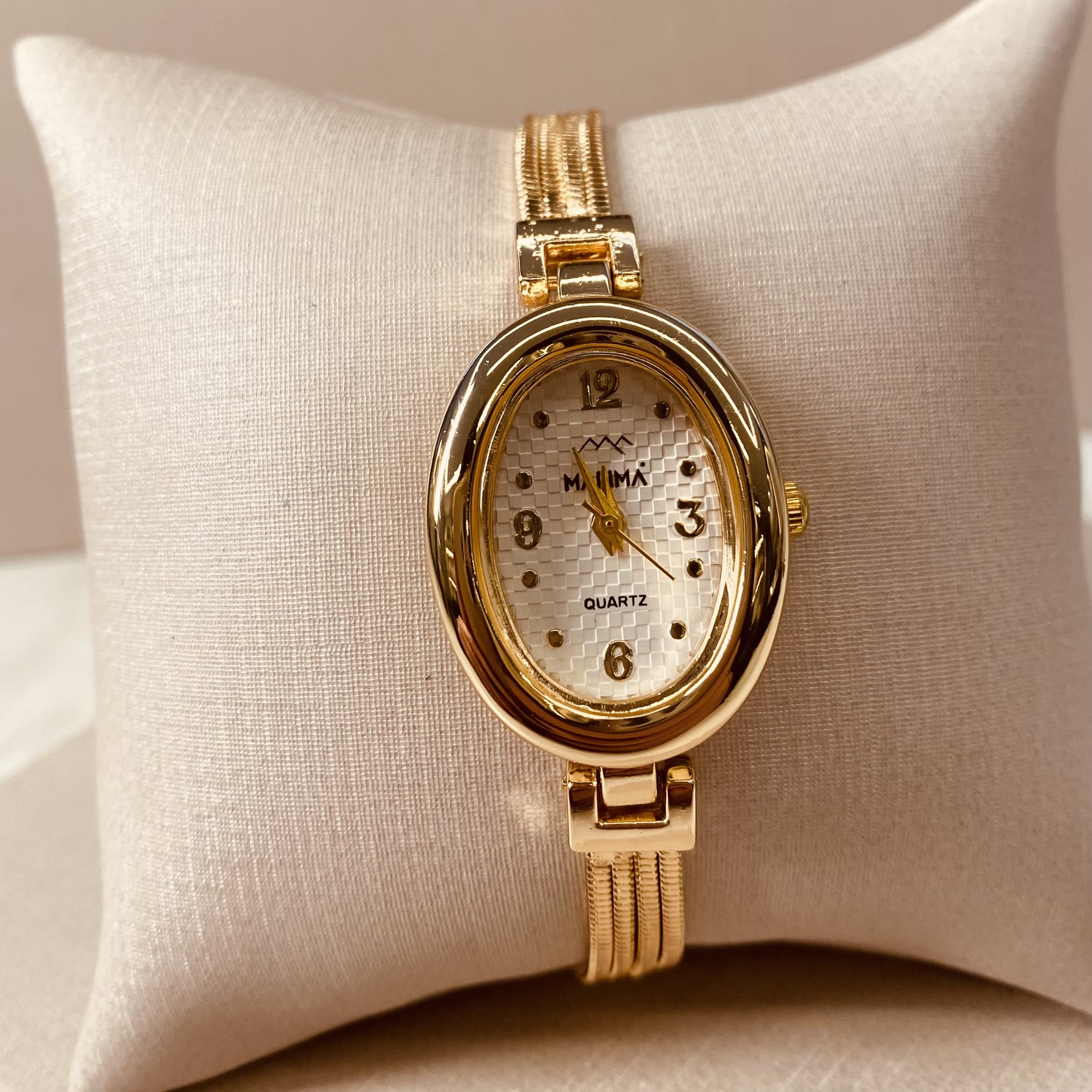 RELOGIO OURO OVAL PULSEIRA